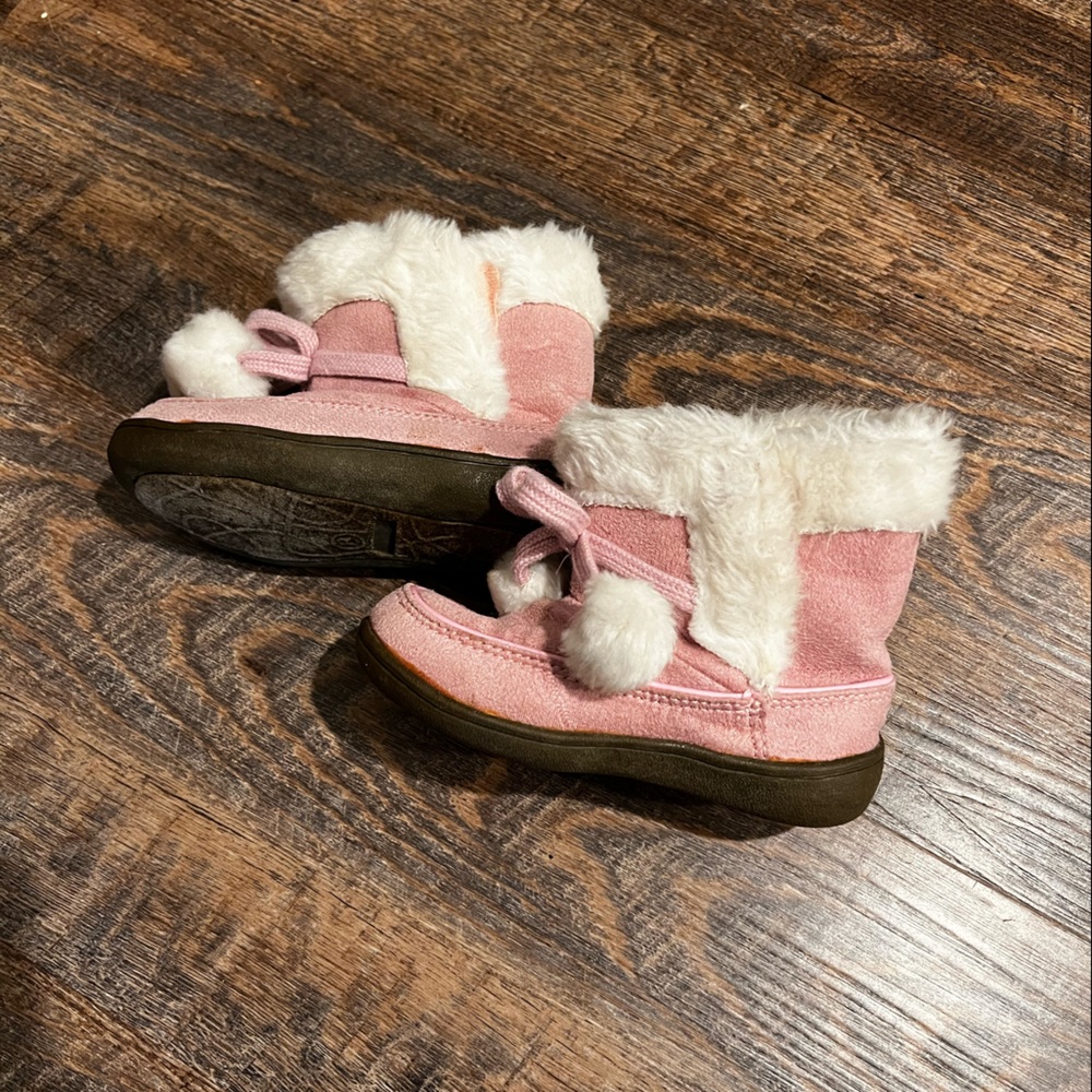 Polar Edge Toddler’s 8 Pink Suede Pom Pom Boots
